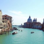 Acque di Venezia trasparenti durante il lockdown: ecco come il coronavirus ha ridato luce alla Serenissima [FOTO]