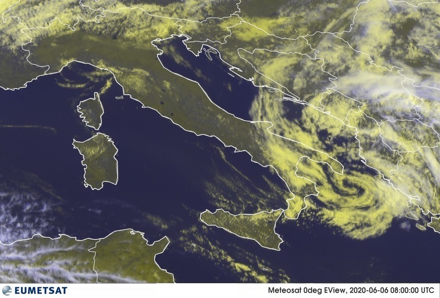 Maltempo Al Sud, Spettacolare Ciclone Sul Mar Jonio: Venti Di Tempesta ...