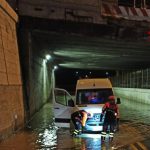 Maltempo, forti piogge e allagamenti a Genova e in Friuli Venezia Giulia: salvato uomo rimasto intrappolato in un garage, frane nella Bergamasca [FOTO]