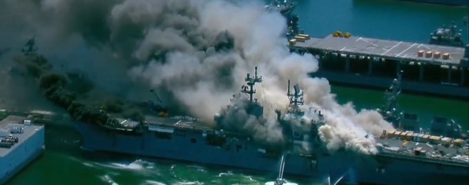 esplosione incendio marina usa san diego