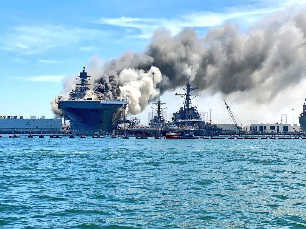 esplosione incendio marina usa san diego