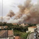 Incendi, brucia la Sicilia da Est a Ovest: roghi a Capo d’Orlando e Naso, ancora fiamme a San Martino delle Scale e nel Trapanese [FOTO]