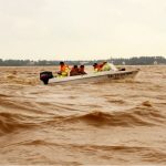 Catastrofiche piogge torrenziali in Vietnam: 132 morti e 250 mila abitazioni sommerse per le peggiori alluvioni degli ultimi decenni [FOTO]