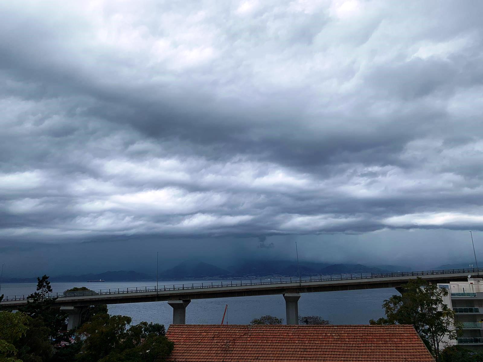 shelf cloud stretto di messina 27 ottobre 2020