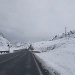 Meteo, freddo e neve sulle Alpi: le immagini dello Stelvio imbiancato a 11 giorni dal passaggio del Giro d’Italia [GALLERY]