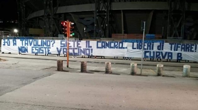 striscione napoli juventus