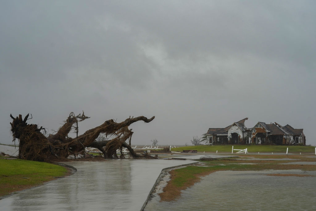 uragano delta landfall louisiana