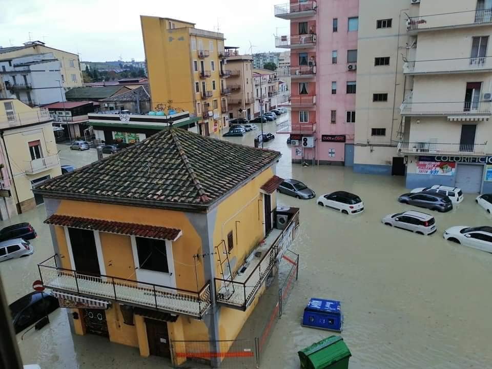 maltempo crotone