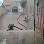 Oltre 300 interventi dei Vigili del Fuoco per le alluvioni, 50 solo a Crotone: esondato il torrente Esaro [FOTO]