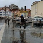 Maltempo Friuli Venezia Giulia, picchi di 129mm e forte vento di Bora: mareggiata e acqua alta a Trieste e Muggia [FOTO]