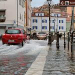 Maltempo Friuli Venezia Giulia, picchi di 129mm e forte vento di Bora: mareggiata e acqua alta a Trieste e Muggia [FOTO]