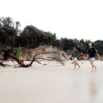 Forte maltempo in Australia, piogge torrenziali, forti venti ed eccezionali maree: cancellata la spiaggia turistica di Byron Bay [FOTO]