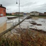 Maltempo Veneto, altri 173mm di pioggia oggi: allerta per il Bacchiglione, esonda roggia Caveggiara, allagamenti diffusi a Vicenza [FOTO]