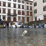 Maltempo Livorno, 100mm di pioggia in città: allagamenti e strade chiuse [FOTO]