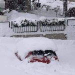 Maltempo, lo spettacolo di Cortina sotto 70cm di neve: abitanti in centro con gli sci [FOTO e VIDEO]