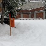 Maltempo, lo spettacolo di Cortina sotto 70cm di neve: abitanti in centro con gli sci [FOTO e VIDEO]