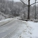 Santo Stefano imbiancato a Pietracamela, sul Gran Sasso: la neve ‘crea un presepe’ [FOTO & VIDEO]