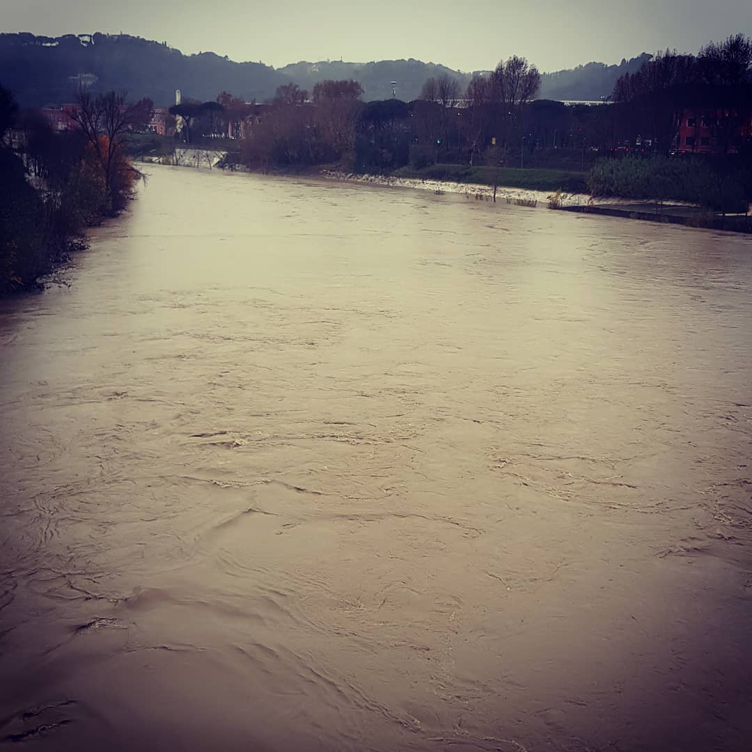 roma piena tevere 8 dicembre 2020