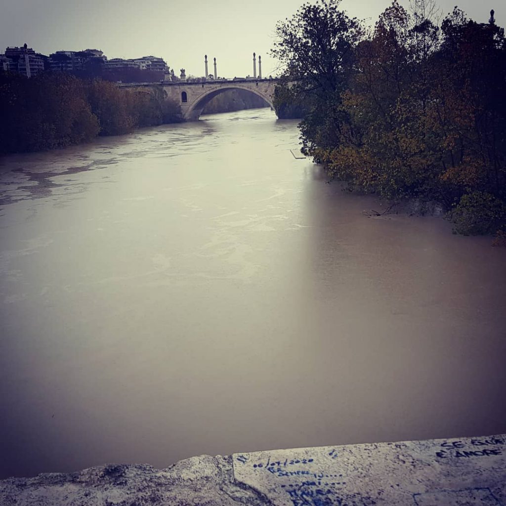 roma piena tevere 8 dicembre 2020