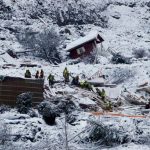 Villaggio travolto da frana in Norvegia: recuperati 4 corpi, si cercano ancora 6 persone [FOTO]