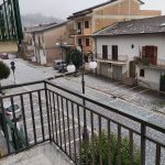 Maltempo Campania, intense grandinate in Irpinia e nel Napoletano: strade ricoperte di bianco e torrenti straripati [FOTO e VIDEO]