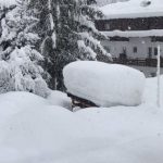 Maltempo, tanta neve a Cortina: paesaggi incantati, auto e case sepolte [FOTO]