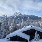 Maltempo, tanta neve a Cortina: paesaggi incantati, auto e case sepolte [FOTO]