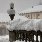 Maltempo Piemonte, oltre un metro di neve sulle Alpi Marittime: Cuneo di nuovo imbiancata, blackout nel Biellese [FOTO]