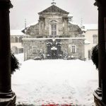 Maltempo Piemonte, oltre un metro di neve sulle Alpi Marittime: Cuneo di nuovo imbiancata, blackout nel Biellese [FOTO]