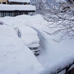 Maltempo Friuli Venezia Giulia, Sappada e Forni di Sopra sepolte dalla neve: interviene il Soccorso Alpino per liberare i tetti [FOTO]