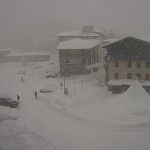 Maltempo Toscana, pioggia, neve e vento: punte di 45mm nel Pistoiese, oltre 5mila persone senza corrente in provincia di Lucca [FOTO]