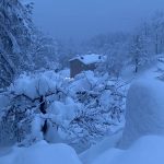 Neve senza precedenti sull’Appennino tosco-emiliano: 3 metri al Lago della Ninfa, 2 metri all’Abetone [FOTO]