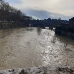 Maltempo Roma: il Tevere in piena sorvegliato speciale, resta l’allerta meteo gialla [FOTO]