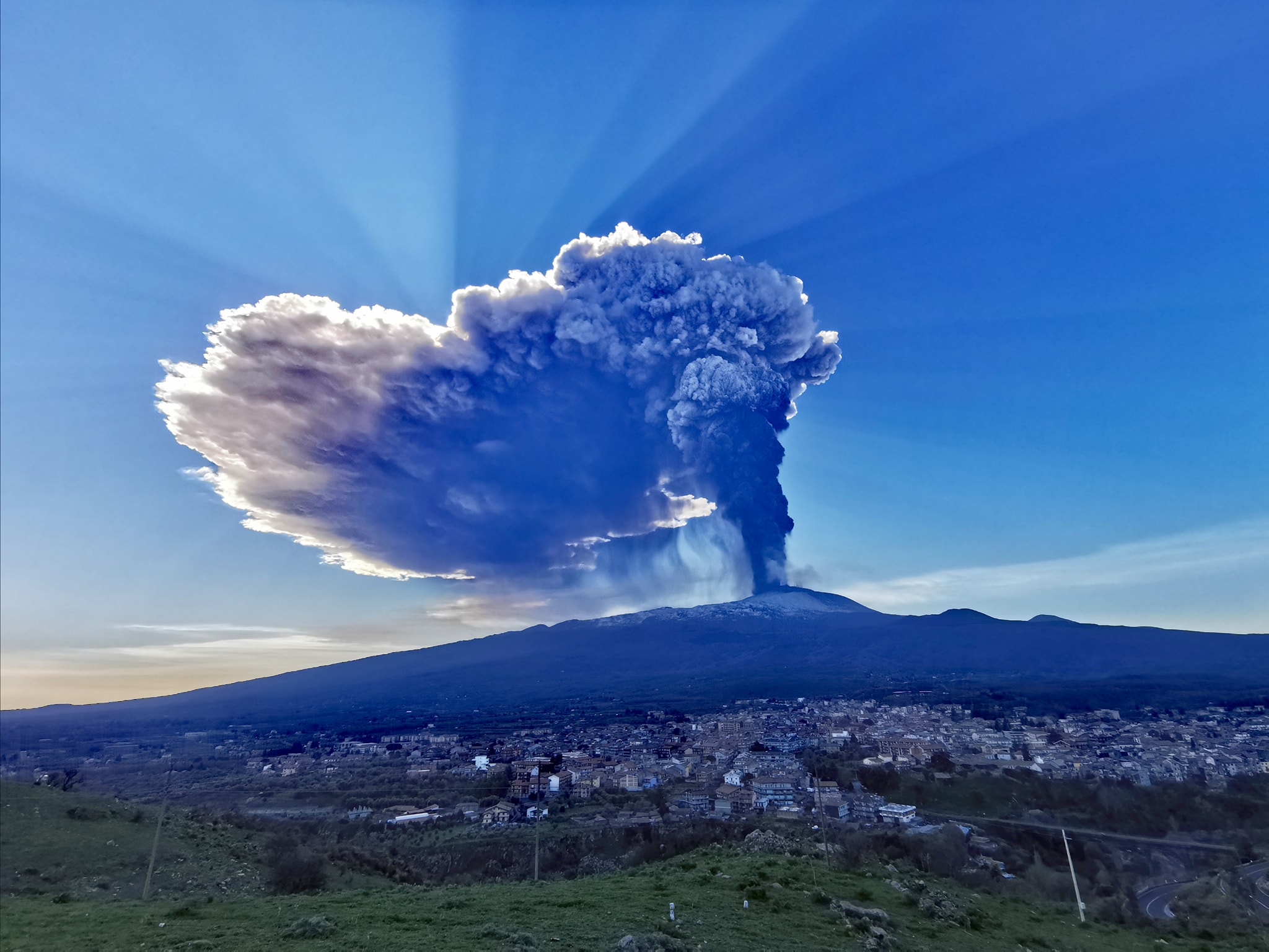 Etna eruzione 28 febbraio foto