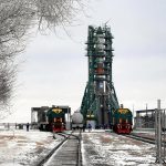 Spazio: preparativi in corso al cosmodromo di Bajkonur, razzo Soyuz sulla rampa di lancio [FOTO]