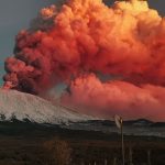 Eruzione Etna: Catania e molti paesi etnei si risvegliano ricoperti dalla cenere, l’aeroporto riapre alle 9 [FOTO]