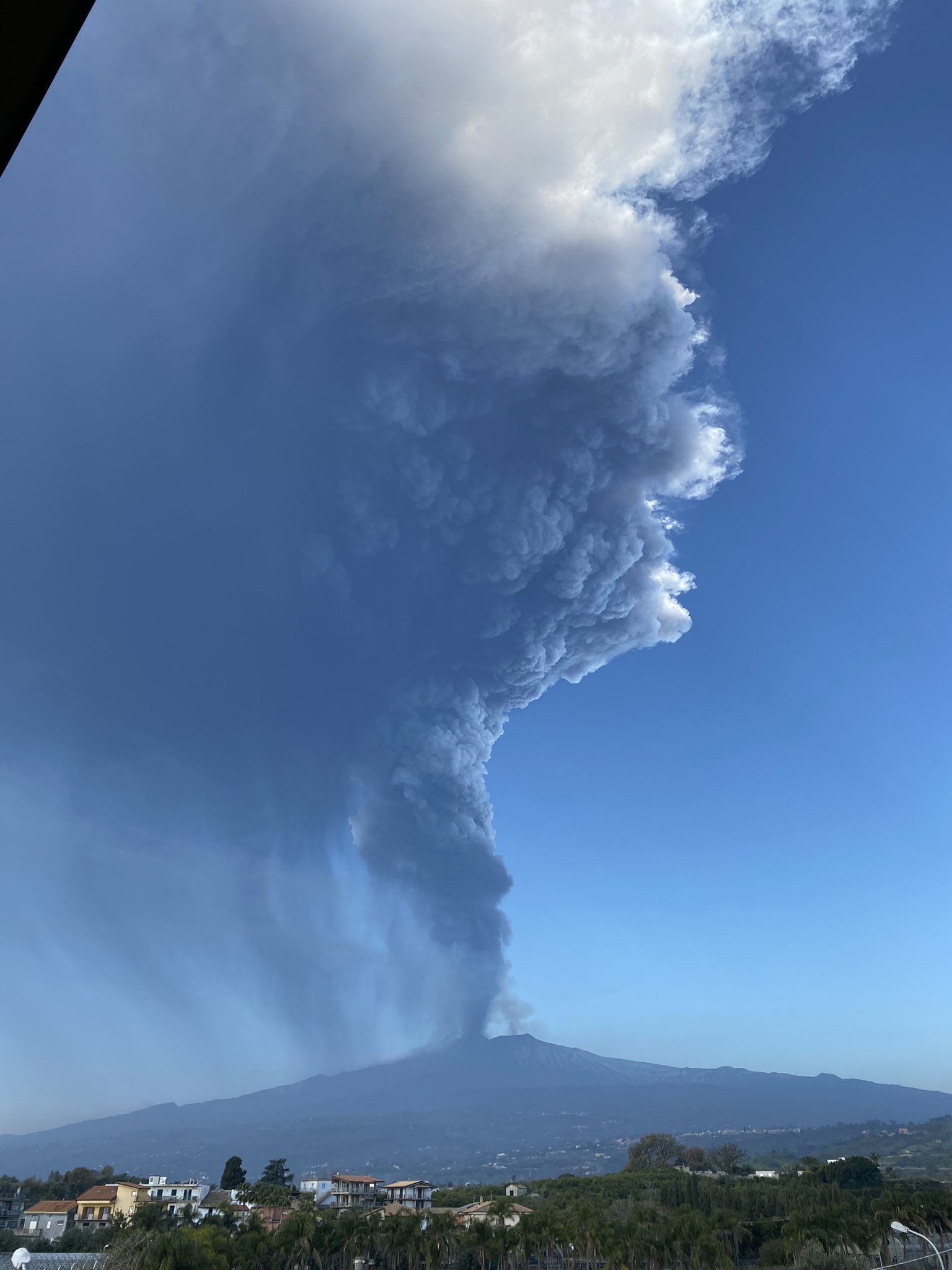 eruzione etna 28 febbraio 2021