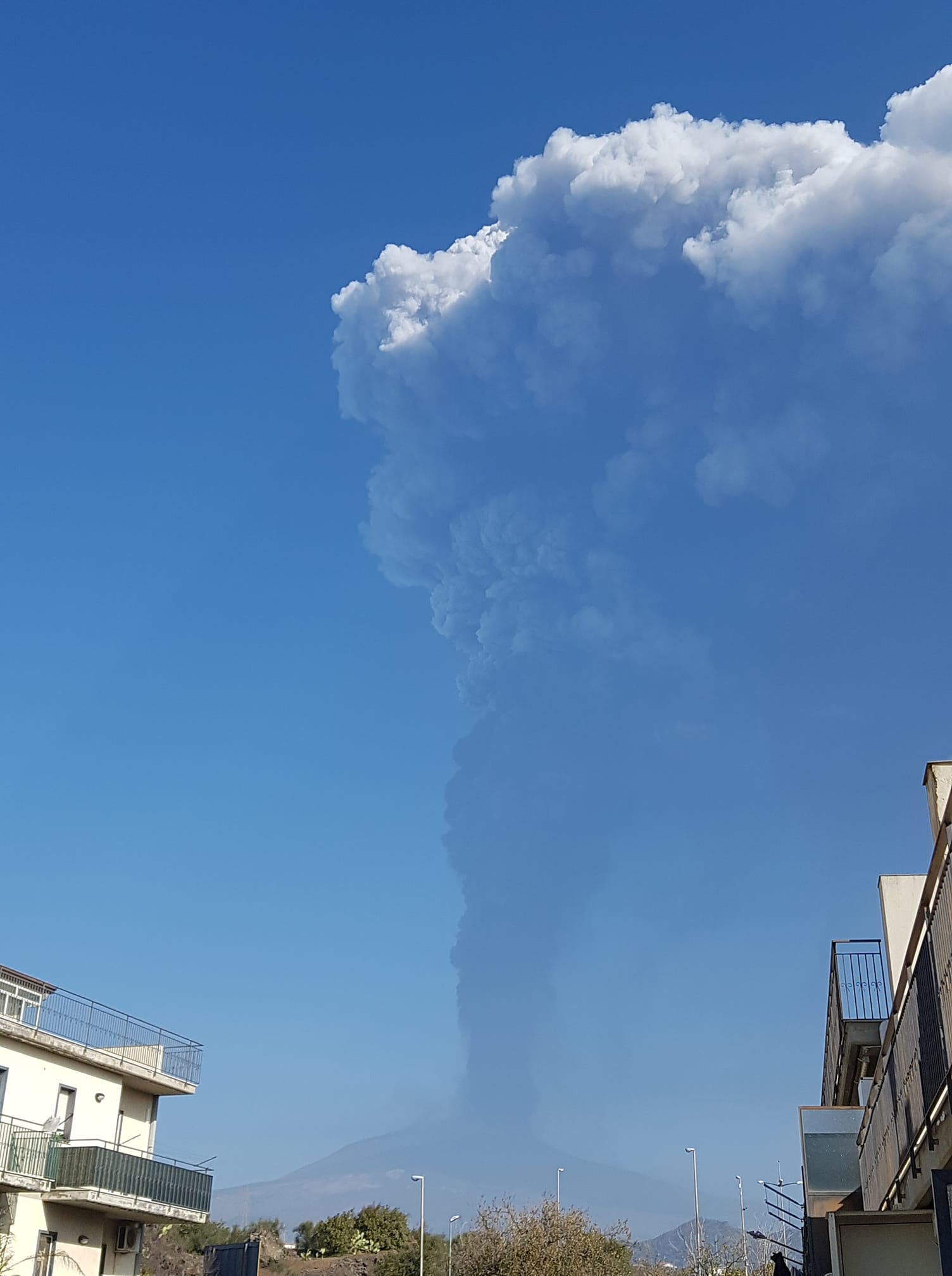 eruzione etna 28 febbraio 2021