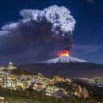 Eruzione Etna, quali sono gli scenari attesi? Secondo gli esperti INGV “non è possibile escludere fenomeni più energetici”