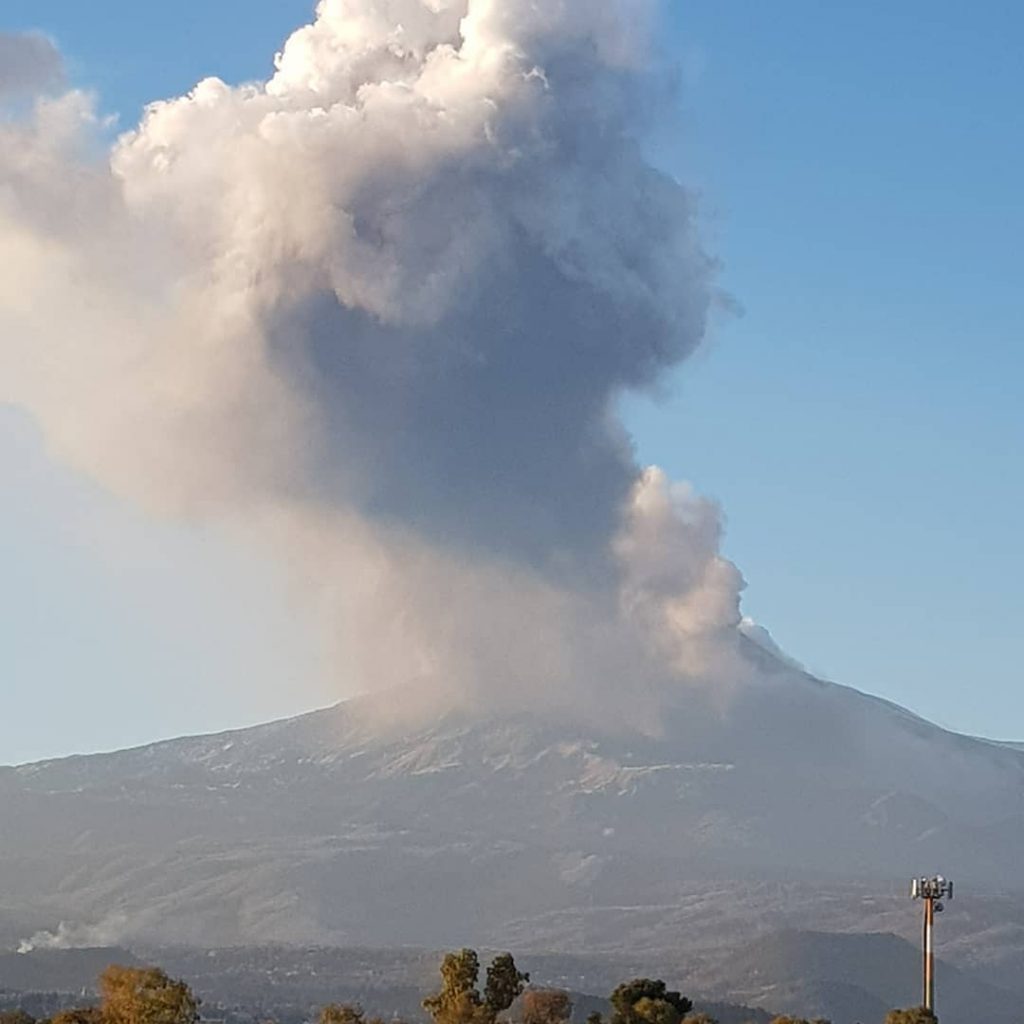 eruzione etna oggi