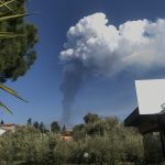 Etna in eruzione: inizia un nuovo parossismo, l’attivita? si e? intensificata dopo l’alba