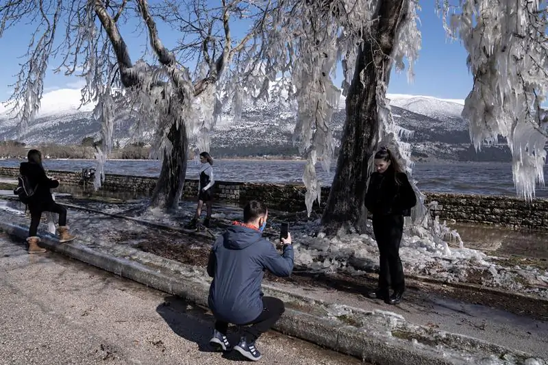 neve grecia medea