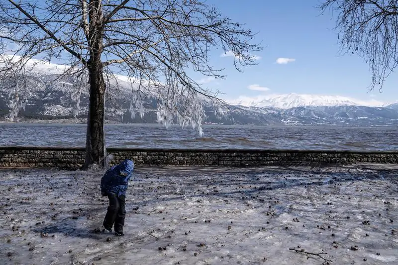 neve grecia medea