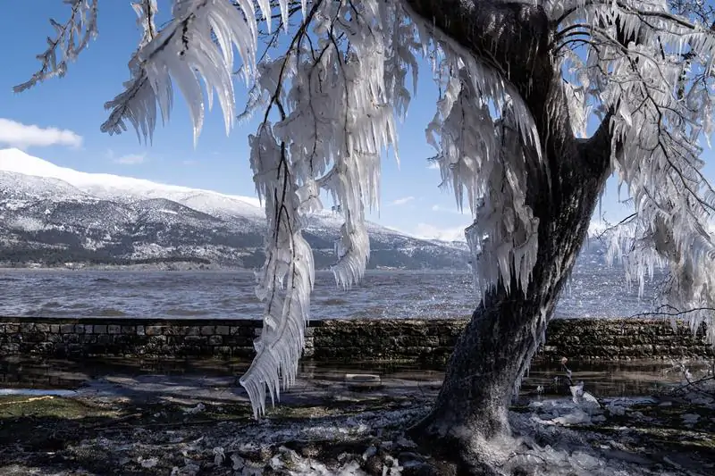 neve grecia medea