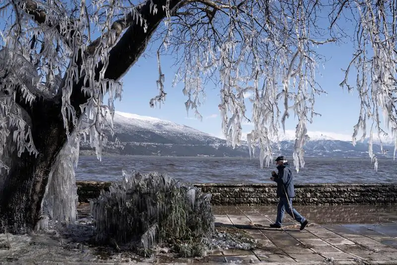 neve grecia medea