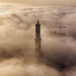 L’affascinante spettacolo della nebbia che “inghiottisce” Genova [FOTO]