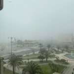 Meteo, improvvisa nebbia in Versilia: da Viareggio a Forte dei Marmi, sembra di essere in Pianura Padana [FOTO e VIDEO]