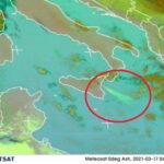 Etna, il vento di maestrale ha spinto la nube eruttiva sullo Jonio: l’anidride solforosa ha già raggiunto la Grecia