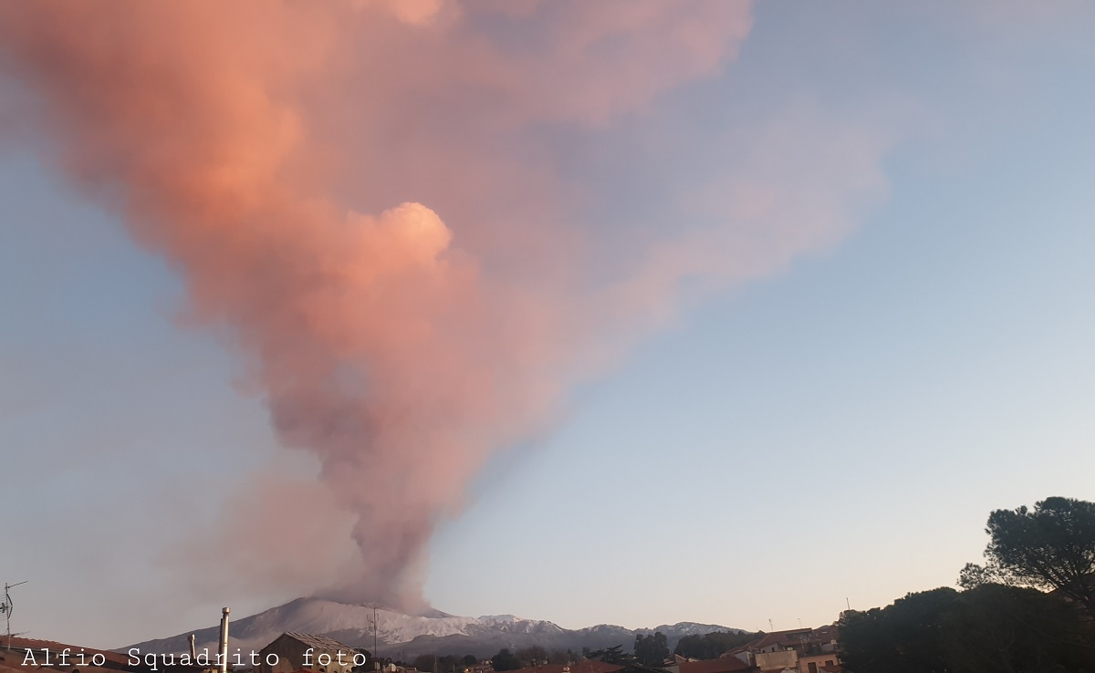 eruzione etna oggi