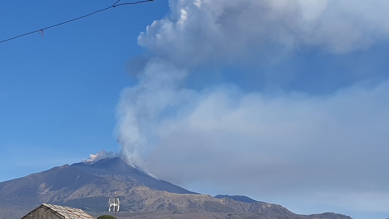 eruzione etna pedara